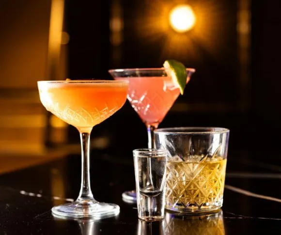 multiple-cocktails.jpg